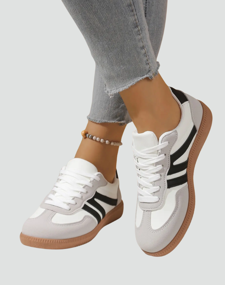 Women's Retro Lace-Up Low Top Colorblock Sneakers with Gum Sole